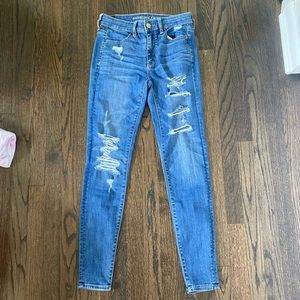 American Eagle Medium Wash Skinny Jeans